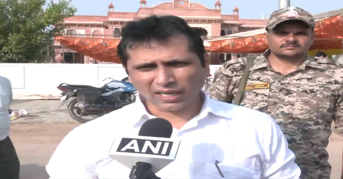 Tension in Madhya Pradesh; police pelted with stones.