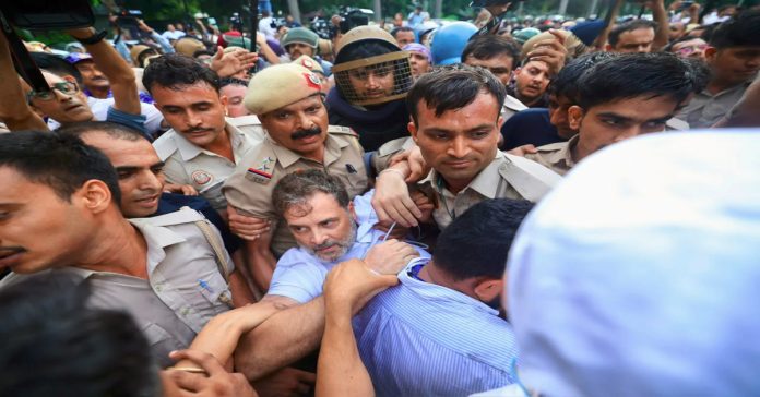 రాహుల్ గాంధీ అరెస్ట్