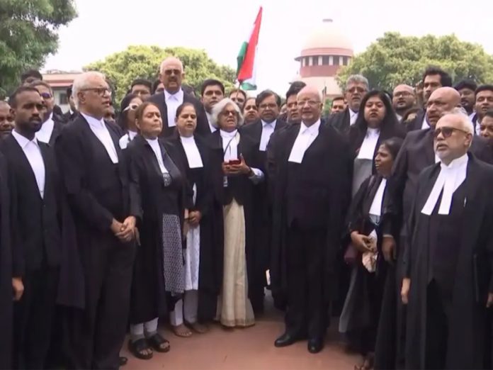 Supreme Court lawyers' group supports students