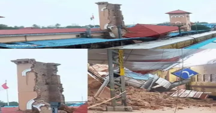 కేరళలో కూలిన శతాబ్దాల నాటి క్లాక్ టవర్