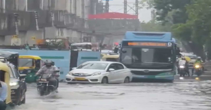 ఢిల్లీలో వర్షాలు.. రోడ్లు జలమయం