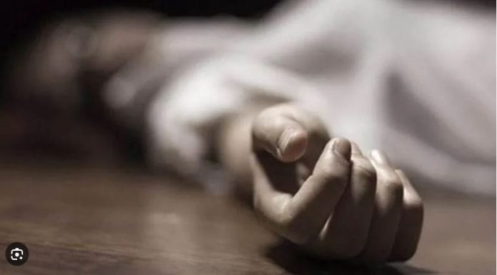 చార్మినార్ ఏసీపీ భార్య ఆత్మహత్య