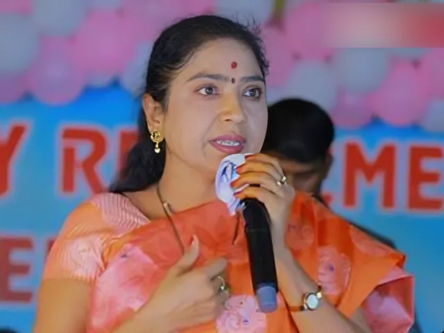 మాజీ ఎమ్మెల్యే అజ్మీరా రేఖా శ్యామ్ నాయక్పై కేసు నమోదు
