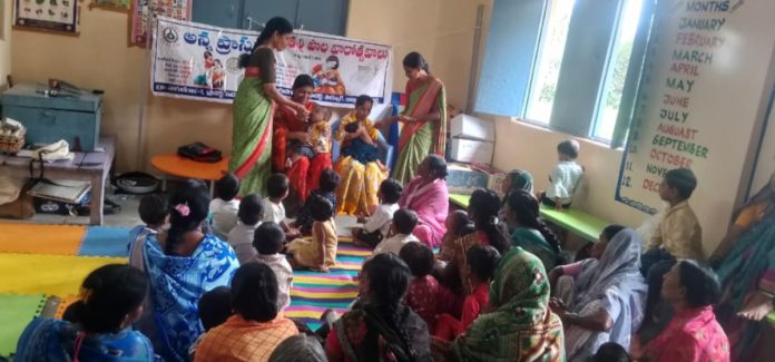 అన్నప్రాసన కార్యక్రమంలో పాల్గొన్న సర్పంచ్