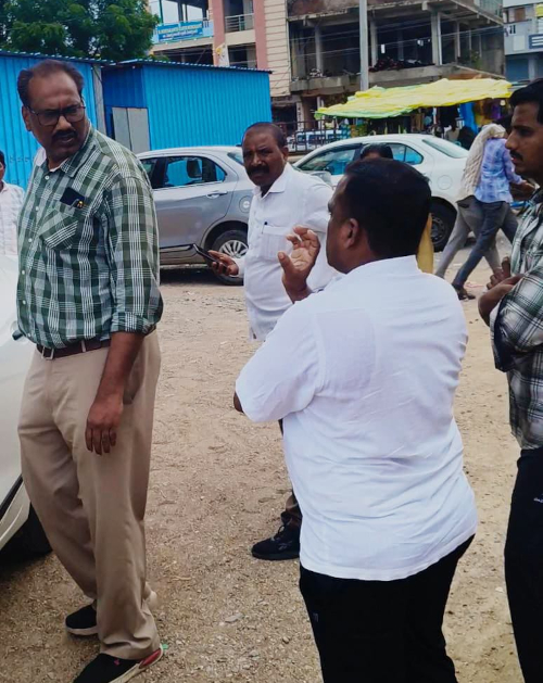 డీపో డీఎంను కలిసిన జుక్కల్ యువత