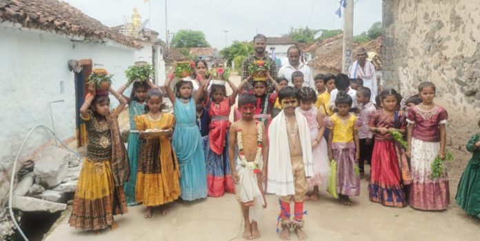 లొంగన్ లో ఊర పండుగ వేడుకలు