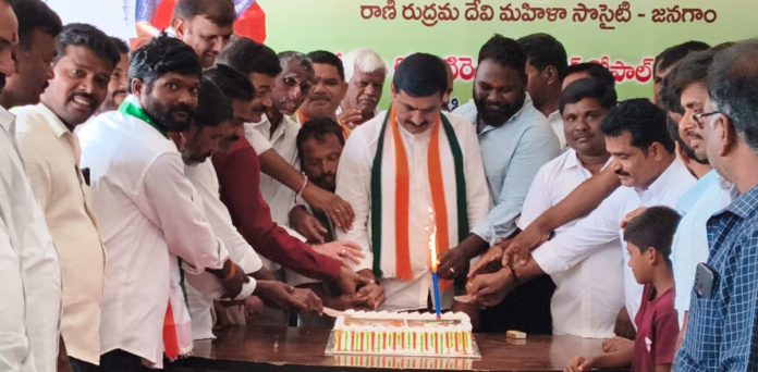 ఘనంగా కోమటిరెడ్డి లక్ష్మి జన్మదిన వేడుకలు
