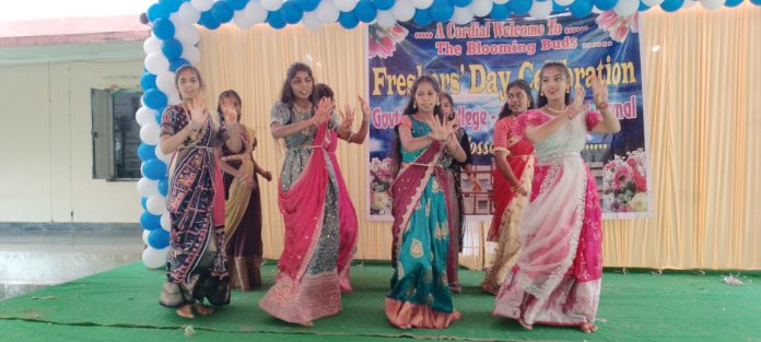 ప్రభుత్వ జూనియర్ కళాశాలలో ఫ్రెషర్స్ డే వేడుకలు