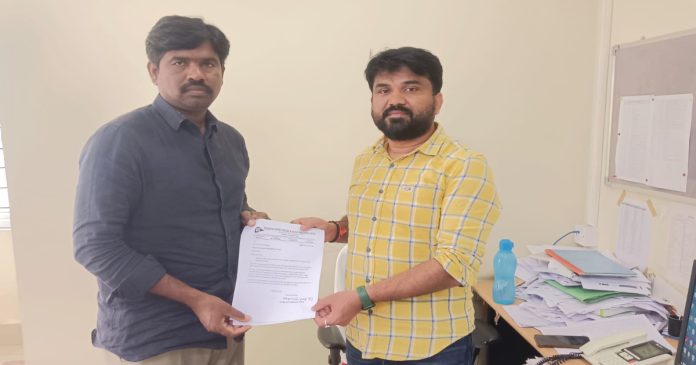ఆరోగ్య మిత్రల సమస్యలపై వినతి