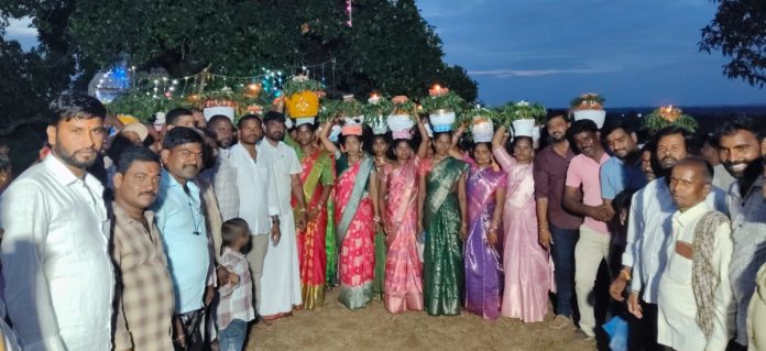 వైభవంగా మైసమ్మ పోచమ్మ బోనాలు