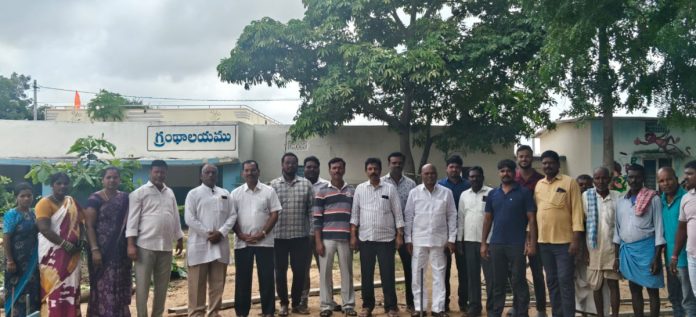 యన్మంగండ్ల పాఠశాలకు రామానంద తీర్థ చారిటబుల్ ట్రస్ట్ ఆర్థిక సహాయం