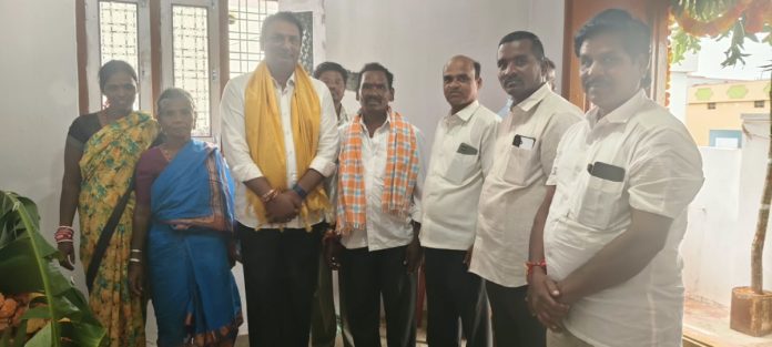 ఇందిరమ్మ ఇండ్ల ప్రారంభోత్సవంలో మాజీ డీసీసీ అధికార ప్రతినిధి దుశ్యంత్ రెడ్డి