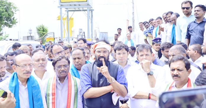 ఆ ప్రాజెక్టులు దశాబ్దాలుగా చెక్కుచెదరలే