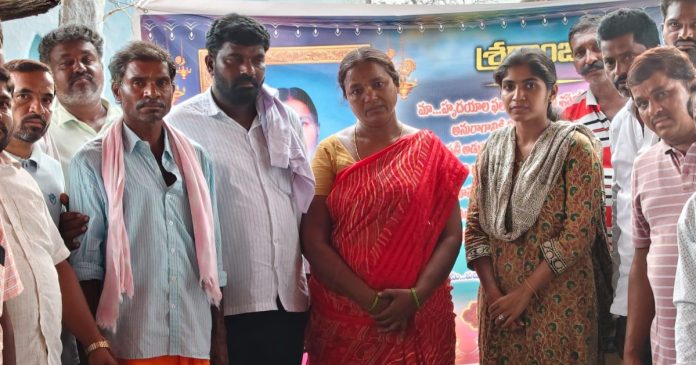 రంగు మురళిని పరామర్శించిన ఎమ్మెల్యే