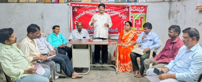 ఆగస్టు 10న తహశీల్దార్ కార్యాలయాన్ని ముట్టడిద్దాం
