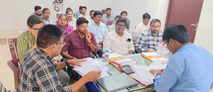 డిస్ట్రిక్ట్ హ్యాండ్బుక్ సెన్సెస్-2027పై మండలాధికారుల సమీక్ష