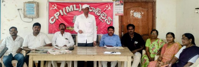 ఉద్యమకారులను ‘దిమాగీ నక్సలైట్లు’ అనడం ప్రజాస్వామ్యానికి అవమానం