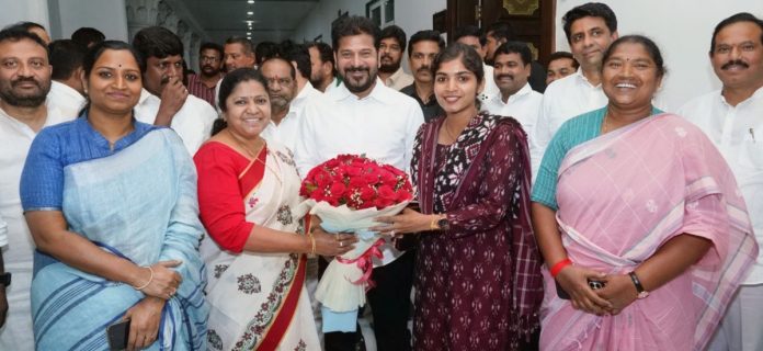 MLA Ragamayi met CM Revanth Reddy.