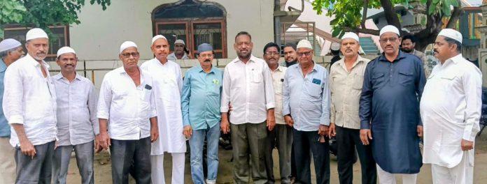 All minorities must unite to drive away communal forces.