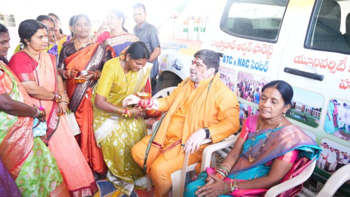 Minister Ponnam Prabhakar traveled in an RTC bus.