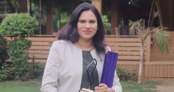 ఇంటి సంక్షోభం నుండి పుట్టిన ఈజీహెల్పర్స్