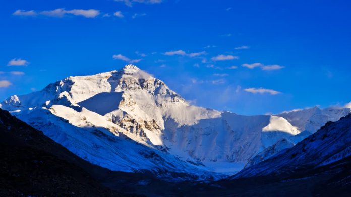 Mountains taller than Everest