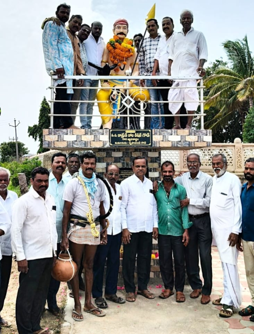 జనగామ జిల్లాకు సర్వాయి పాపన్న గౌడ్ పేరు పెట్టాలి