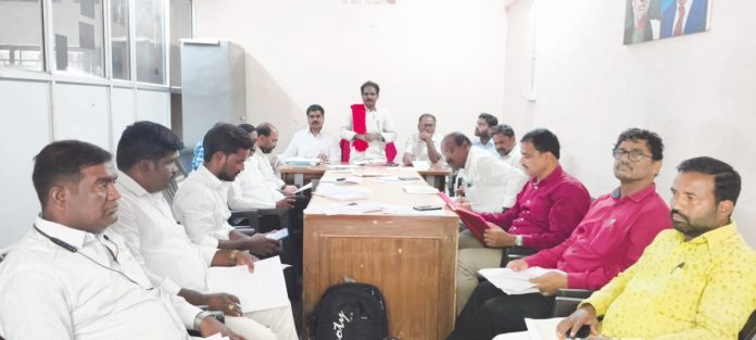విద్యా, వైద్యంపై ప్రభుత్వాలు దృష్టి సారించాలి