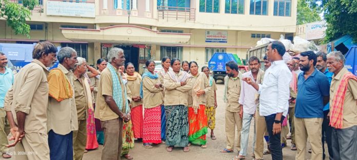 The legitimate demands of municipal workers must be addressed.