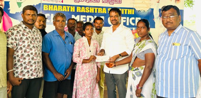 మరోసారి దాతృత్వం చాటుకున్న మాజీ ఎమ్మెల్యే మర్రి