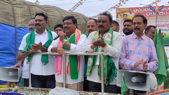 గీత కార్మిక సంఘం బస్సు యాత్రకు అపూర్వ స్పందన