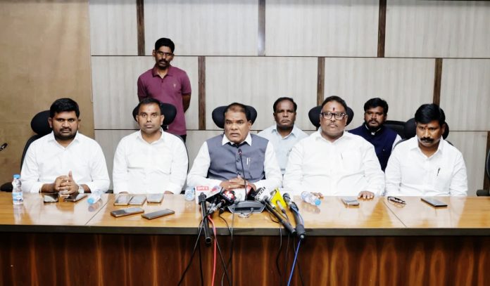 అట్రాసిటీ చట్టంలోని సెక్షన్ 3(ఎస్) సవరించాలి