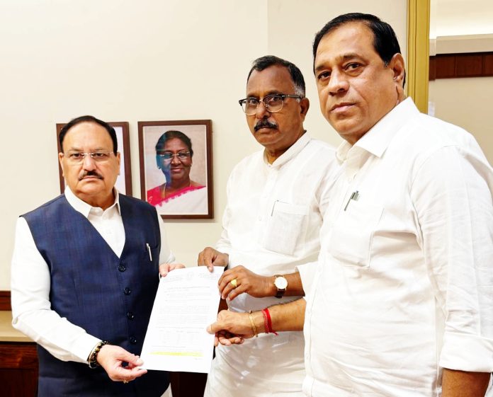 తగినంత ఎరువులు ఇవ్వండి