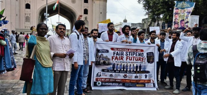 ఆయుష్ విద్యార్థులస్టైఫండ్ పెంచాలి