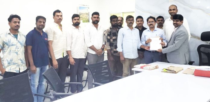 బిస్లరీ కార్మికుల పోరాటానికి తలొగ్గిన యాజమాన్యం