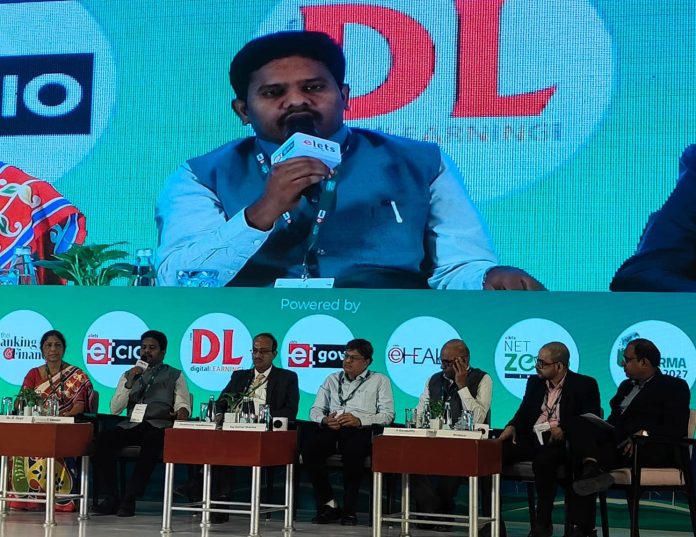 రైతులను విద్యుత్ ఉత్పత్తిదారులుగా తీర్చిదిద్దాలి