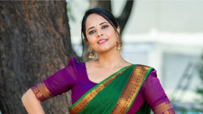 యాంకర్ అనసూయపై కేసు నమోదు