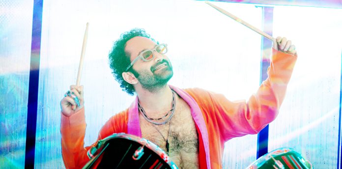 ఆద్యంతం వైవిధ్యం