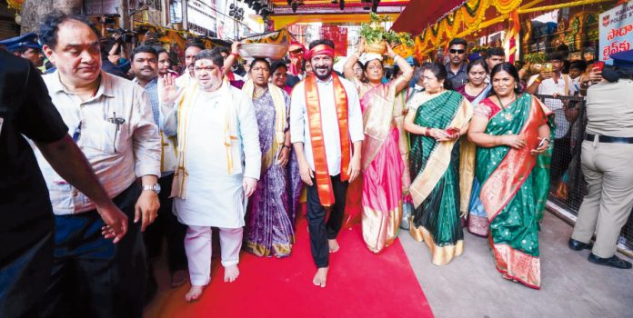 ఘనంగా ఉజ్జయిని మహంకాళి బోనాల జాతర