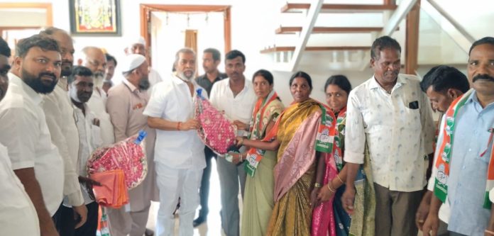 కాంగ్రెస్ తీర్థం పుచ్చుకున్న బొడిశేట్పల్లి సర్పంచ్