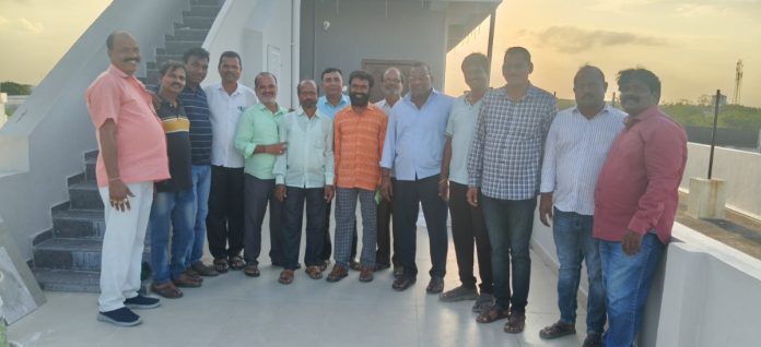 తరాలు మారిన తరగని స్నేహబంధం