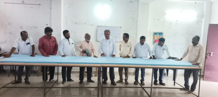 కుట్టు మిషన్ కేంద్రాన్ని పరిశీలించిన అధికారులు