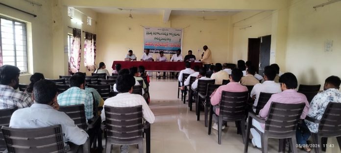 వాడీవేడిగా మండల సమావేశం