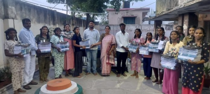 విద్యార్థులకు నోట్ బుక్స్, ప్లేట్స్ పంపిణీ