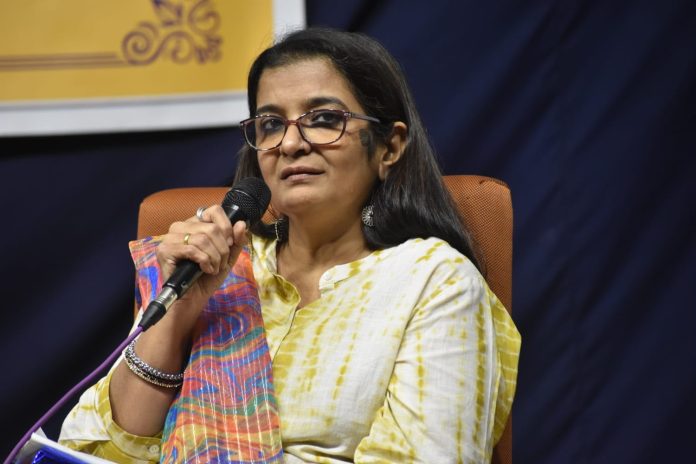 మన గొంతుమనమే వినిపించాలి