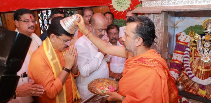 MLA participates in Lal Darwaza Bonalu celebrations.