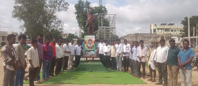 ఎర్ర సత్యం సేవలు మరువలేనివి
