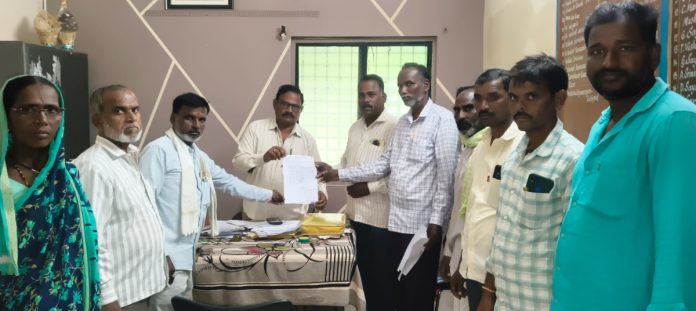 ఎంపీడీఓకు జీపీ కార్మికుల వినతి