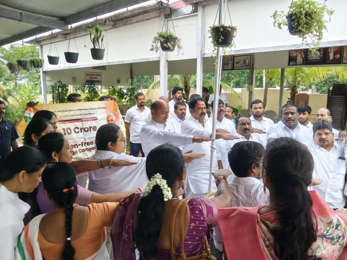 ఎమ్మెల్యే క్యాంపు కార్యాలయంలో నషా ముక్త్ ప్రతిజ్ఞ