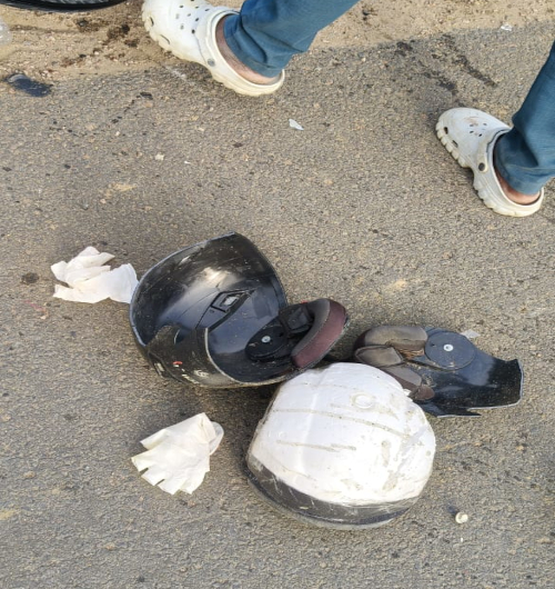 ప్రాణాలు కాపాడిన హెల్మెట్..